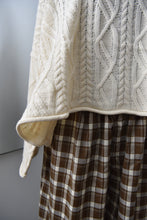 Load image into Gallery viewer, Stars Hollow Cable Knit Sweater
