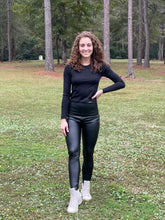 Load image into Gallery viewer, Black Betty Seamless Long Sleeve
