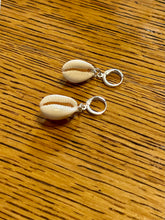 Load image into Gallery viewer, Puca Shell Earring
