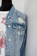 Load image into Gallery viewer, Trucker Denim Jacket
